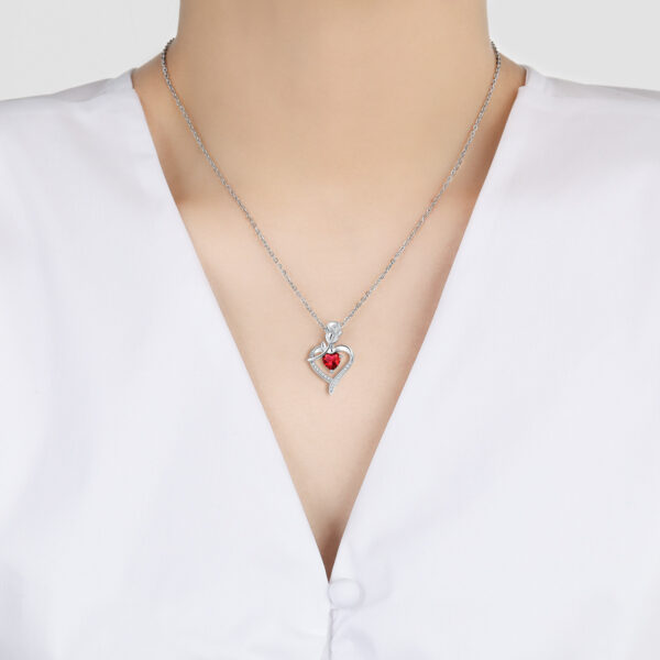 Rose Heart-shaped Necklace With Rhinestones - Image 3