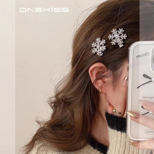 Crystal Wonderful Snowflake Pearl Hair Clip - Image 5