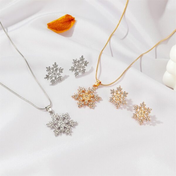 3pcs Wonderful Snowflake Necklace & Earrings Set - Image 6